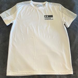 Boys size Xlarge Under Armour tshirt